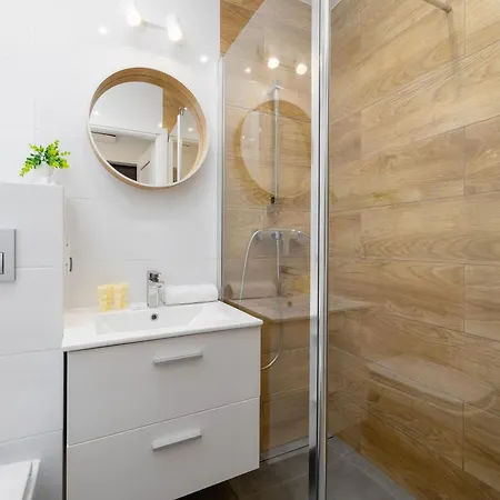 Apartment Jasny Blisko Tauron Arena By Renters *