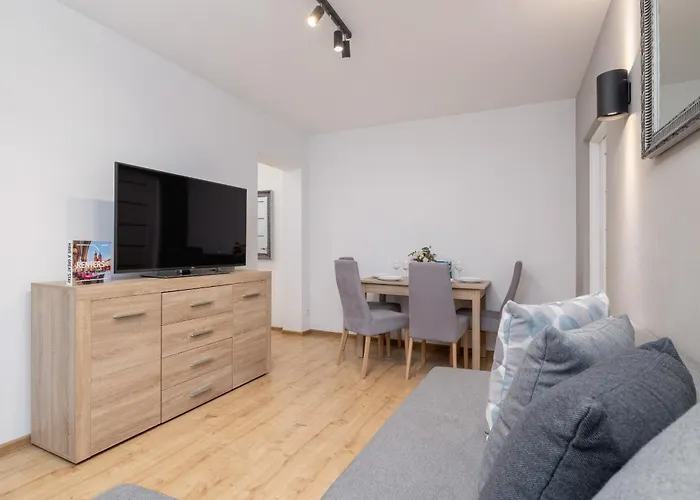 Jasny Blisko Tauron Arena By Renters Apartament