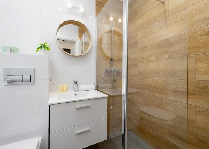 Apartament Jasny Blisko Tauron Arena By Renters *